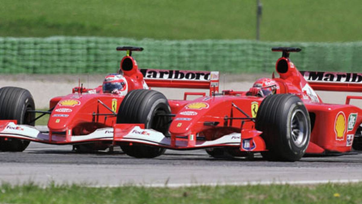 Die Saison hat aber auch Schattenseiten. Zum Beispiel die Ferrari-Stallorder in Österreich: "Let Michael pass for the championship..." 