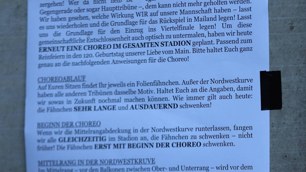 Per Zettel wurden die Zuschauer auch instruiert, wie die Choreo ablaufen soll