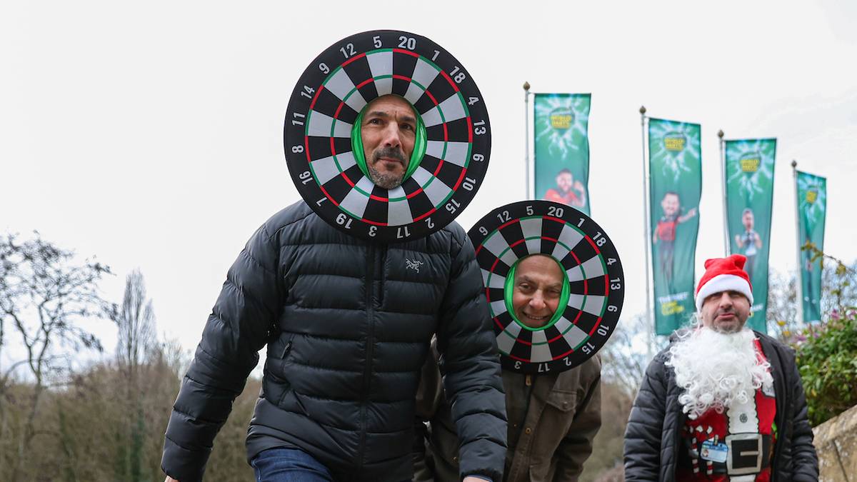 So sieht es aus, wenn Fans ein bisschen zu nah ans Board wollen