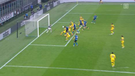 Inter Mailand kommt nach Zwei-Tore-Rückstand gegen Parma dank eines Treffers von Ivan Persisic in der Nachspielzeit doch noch zu einem Remis. Arturo Vidal hat am Ende sogar noch das Siegtor auf dem Kopf.
