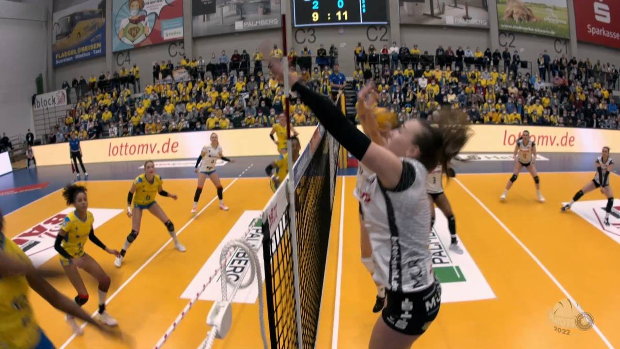 Ball geht bei Schwerin gegen Suhl Haneline voll ins Gesicht