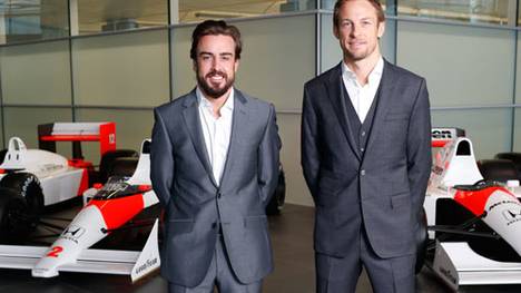 Fernando Alonso (l.) und Jenson Button fahren 2015 für Honda