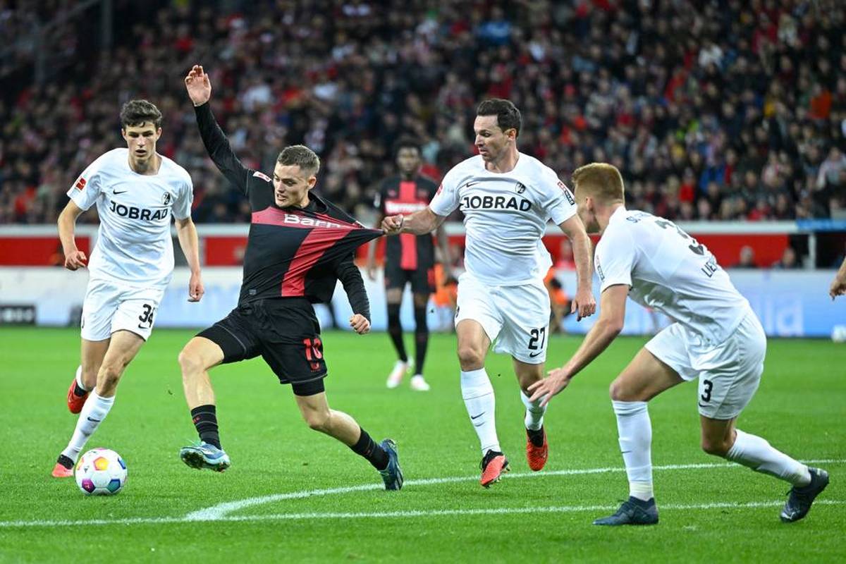 Bayer Leverkusen festigt mit einem knappen Heimsieg gegen Freiburg die Tabellenführung. Florian Wirtz zeigt beim Führungstor seine ganze Klasse.