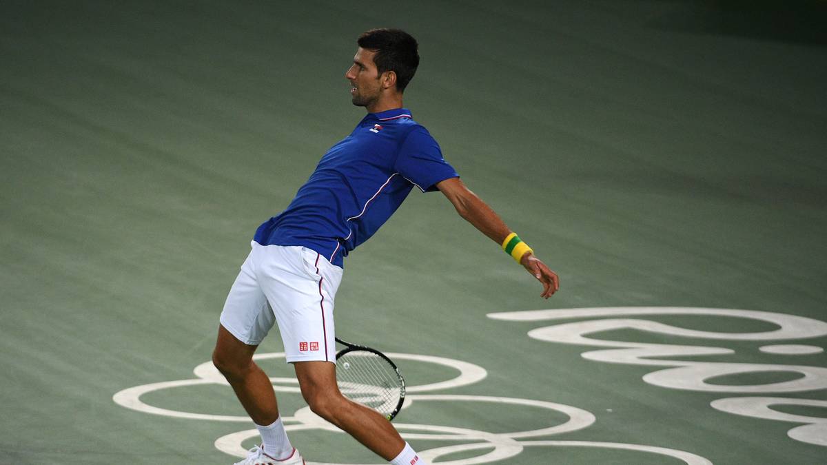 Spielt Novak Djokovic etwa eine Szene aus Matrix nach?