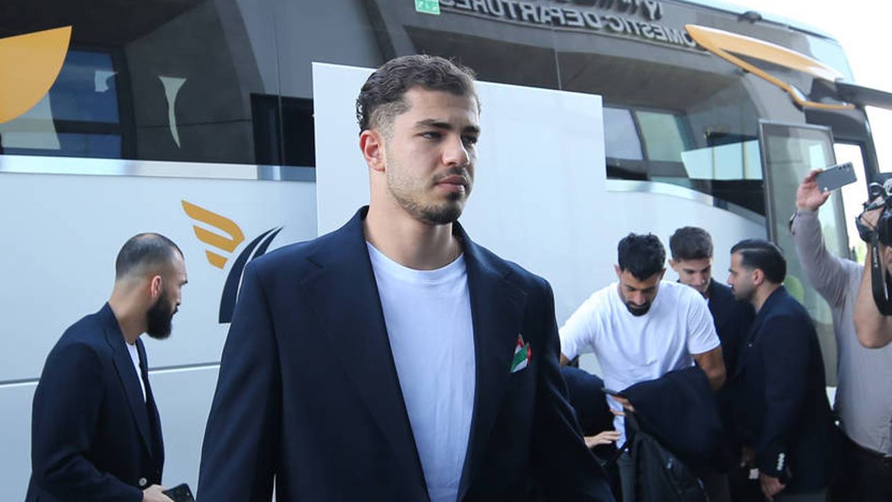 Die iranische Mannschaft bei der Abreise aus Antalya