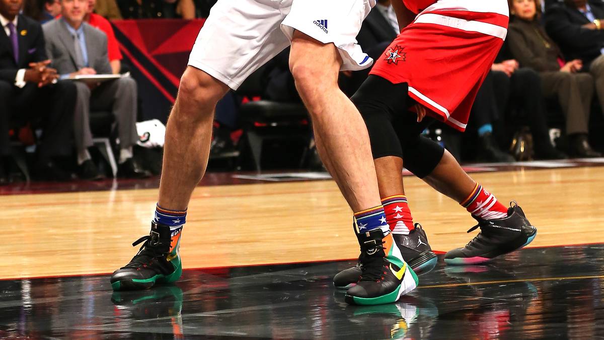 In diesem Jahr ist Pau Gasol der einzige Europäer. Für Teamkollege Jimmy Butler eingesprungen sammelt der Spanier immerhin neun Punkte und sieben Rebounds