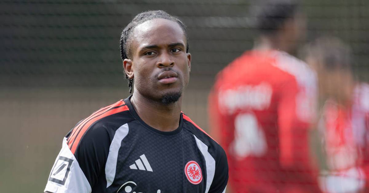 Eintracht Frankfurt cuts ties with top scorer