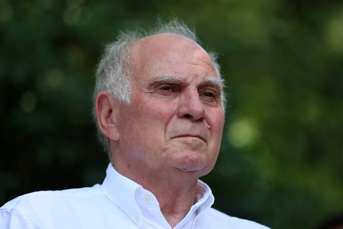Schreckmoment um Uli Hoeneß