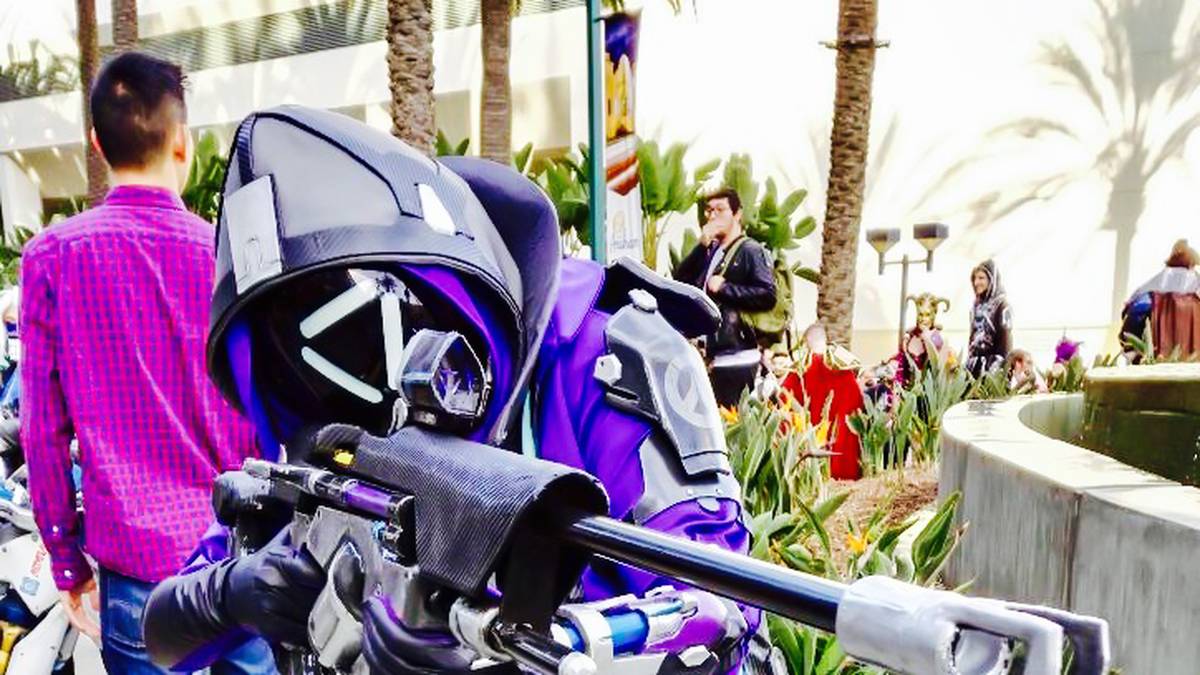 Dieses Widowmaker Cosplay sah sehr besonders aufwendig aus
