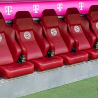 Nach der Absage von Ralf Rangnick ist der FC Bayern weiterhin auf Trainersuche. Warum ist der Trainerposten bei Bayern kein Traumjob mehr? Stimmen Sie hier ab bei der Frage der Woche zum STAHLWERK Doppelpass!