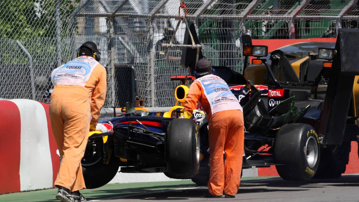 SEBASTIAN VETTEL (2011): Auch der Heppenheimer machte schon einmal Bekanntschaft mit der "Wall of Champions", allerdings "nur" im Training. Im Rennen machte er allerdings einen noch verhängnisvolleren Fehler, als er in der letzten Runde von der Strecke abkam und damit Jenson Button den Sieg schenkte