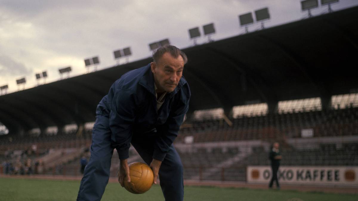 Die längste Trainerzeit am Stück bei der Eintracht legte Paul Oßwald zwischen 1965 und 1964 hin (fünf Jahre, neun Monate, 17 Tage)