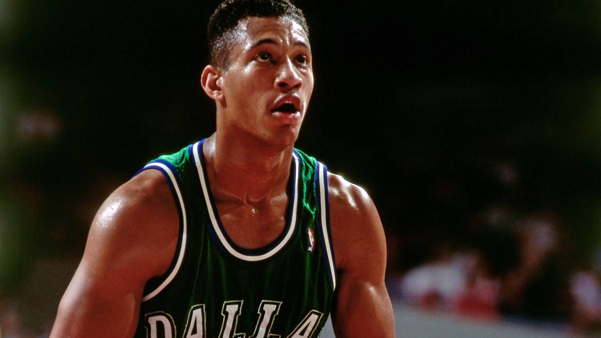 1989 schnappen sich Mavs mit dem 8. Pick Randy White und erhoffen sich von dem College-Star aus Louisiana eine Menge. White macht zwar 241 Spiele für Dallas, kommt aber mit 7,9 Punkten und 4,9 Rebounds im Schnitt nur auf durchschnittliche Werte