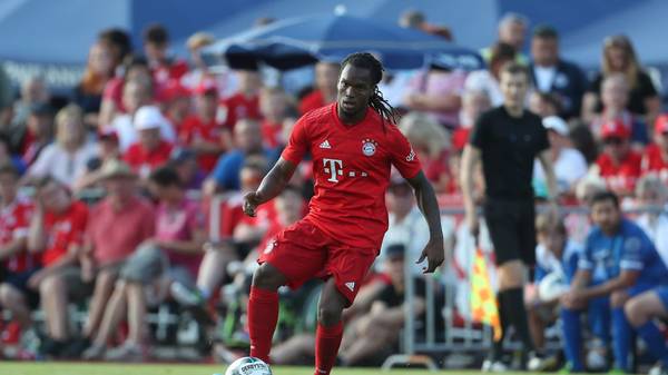 ROTTACH-EGERN, GERMANY - AUGUST 08: Renato Sanches of FC Bayern Muenchen kicks ball during the pre-season friendly match between FC Rottach-Egern and FC Bayern Muenchen on August 08, 2019 in Rottach-Egern, Germany. (Photo by Alexandra Beier/Bongarts/Getty Images)