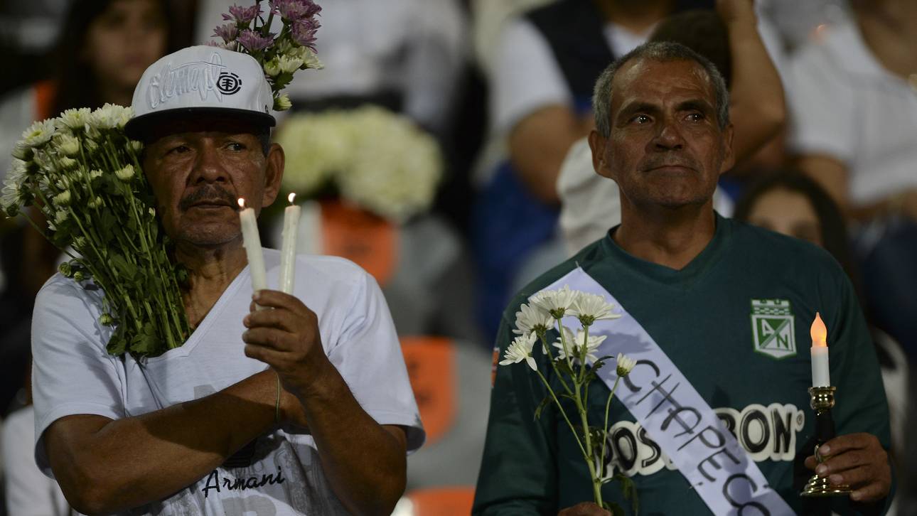 Absturzopfer öffnet Augen