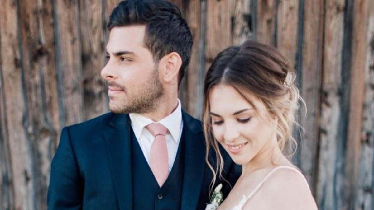 Noch ein Leverkusener,der in diesem Sommer den Bund der Ehe schließt. Kevin Volland und seine Katja sind schon seit ihrer Schulzeit zusammen