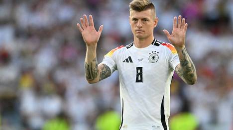 Toni Kroos sprach in seinem Podcast "Einfach mal Luppen" an, dass er die Klub-WM nicht gucken werde. Zudem kritisierte er die FIFA scharf.