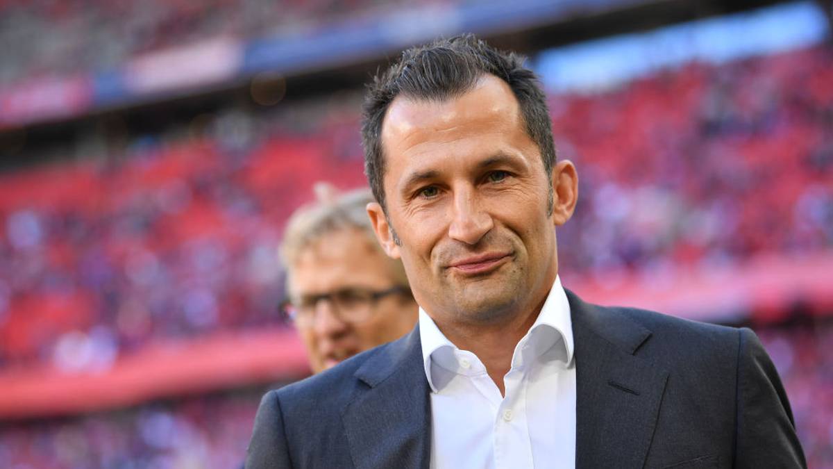 MUNICH, GERMANY - SEPTEMBER 21: Sporting director Hasan Salihamidzic of Bayern Munich looks on prior to the Bundesliga match between FC Bayern Muenchen and 1. FC Koeln at Allianz Arena on September 21, 2019 in Munich, Germany. (Photo by Sebastian Widmann/Bongarts/Getty Images)