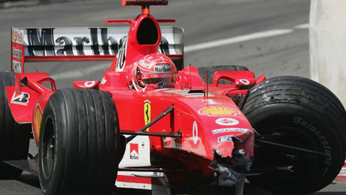 Einer der wenigen Tiefpunkte des Jahres sorgt für Zündstoff. Schumacher crasht in Monaco im Tunnel mit Montoya und ist danach stinksauer 