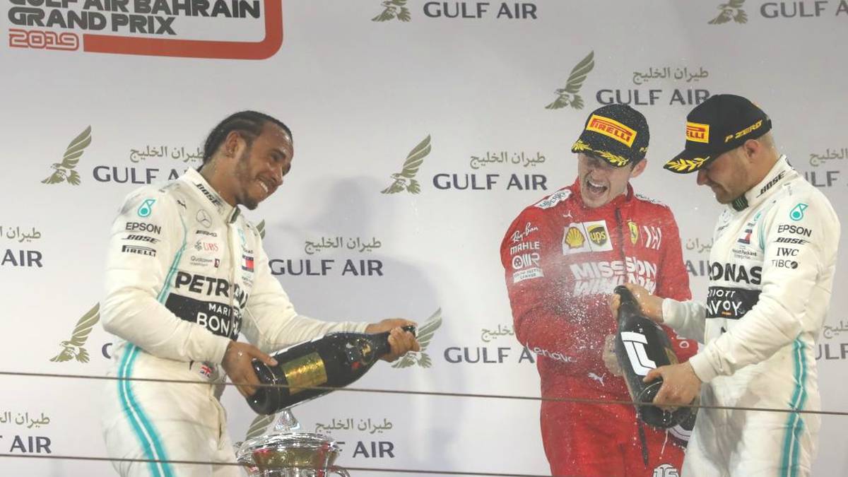 2019: Die Saison beginnt deutlich besser als 2018. Hamilton zeigt von Beginn an, dass der Titel nur über ihn führt. Ferrari kommt viel zu spät in Fahrt, weshalb sein einziger Konkurrent um den Titel Valtteri Bottas ist, dessen Rückstand nach starkem Beginn aber schnell anwächst