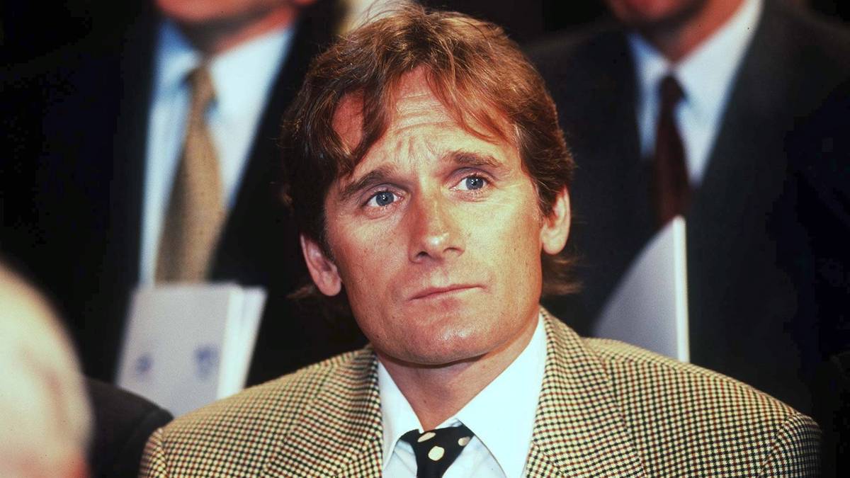 Simonsen wurde später Funktioniär und Coach, trainierte die Nationalteams der Färöer-Inseln und Luxemburg