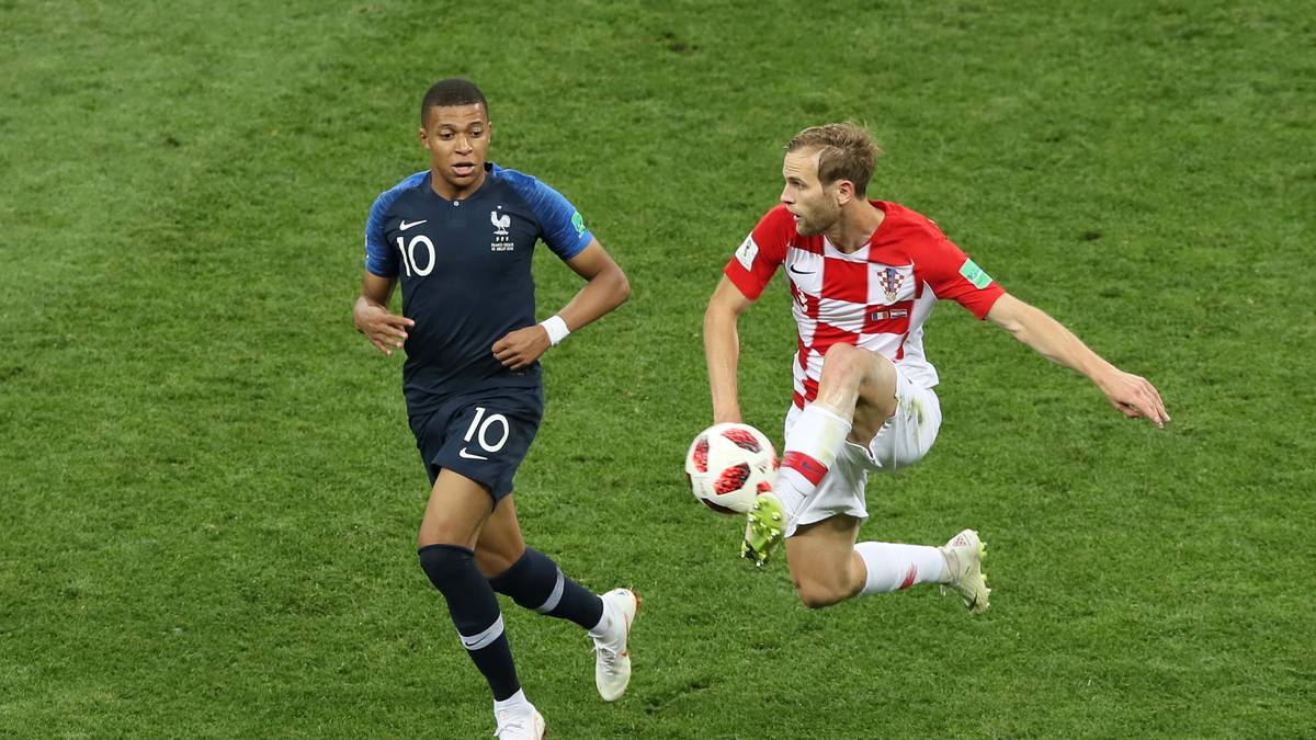 IVAN STRINIC: Bekam es als Linksverteidiger oft mit Mbappe zu tun - es gibt dankbarere Aufgaben. Wurde das eine oder andere Mal von Frankreichs Shootingstar überrannt. So auch beim vorentscheidenden 1:3. Nach vorne ohne Akzente. SPORT1-Note: 4