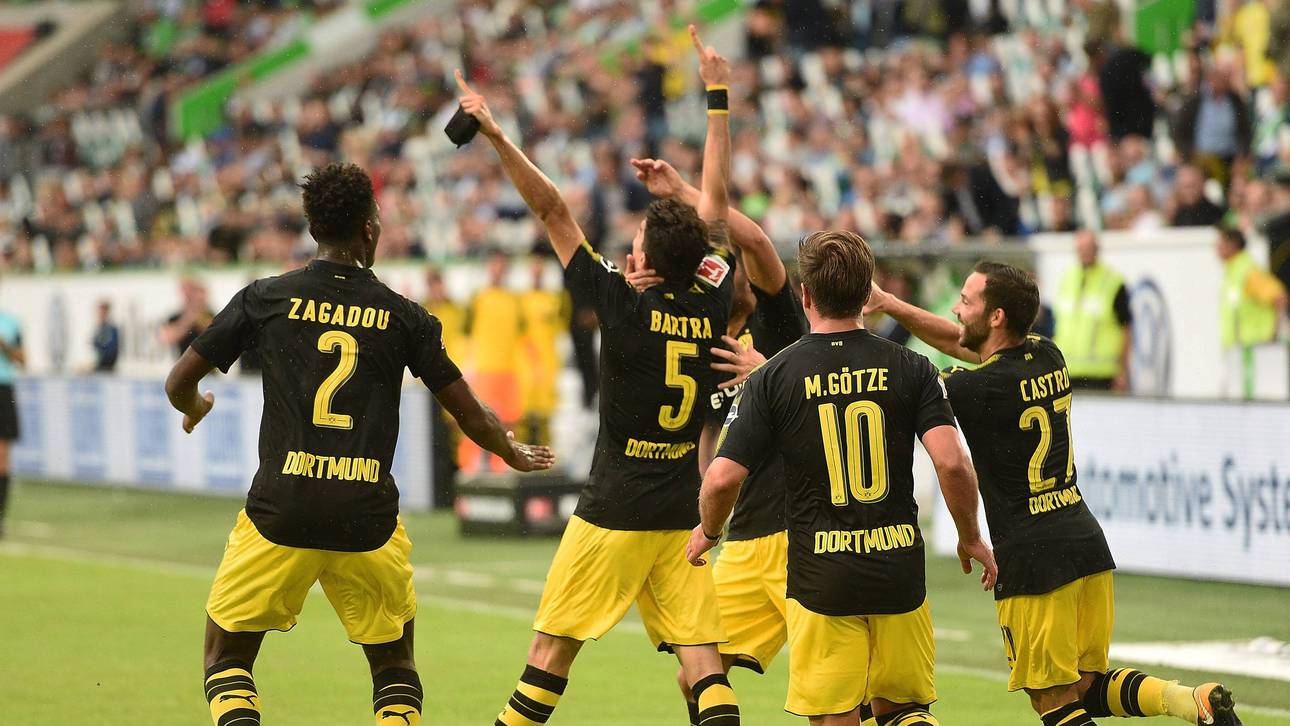 Bartra mit bewegender Geste