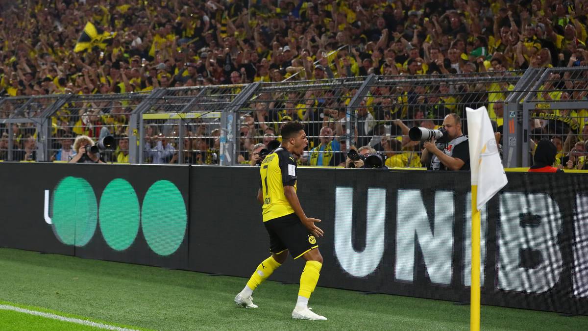 Insbesondere der Sieg über die Bayern im Supercup ließ aufhorchen. Zuvor lief aber auch die Vorbereitung bereits wie am Schnürchen. Die Kader-Breite spricht aktuell für die Borussia, mit Hummels scheint zudem das fehlende Puzzle-Teil in puncto Erfahrung dazugekommen zu sein. Der Meisterschaftskampf ist eröffnet!