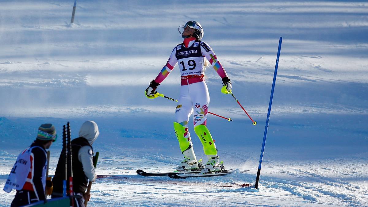 Nur noch ein Häuflein Elend dagegen Vonn: Ein Einfädler lässt ihren großen Traum platzen
