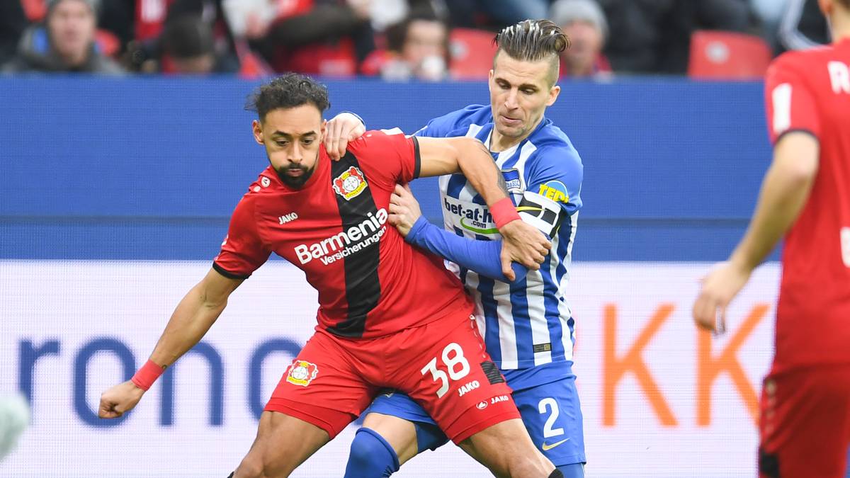 Auf dem Platz darf sich Karim Bellarabi (v.) nach seinem starken Eindruck beim Pokal-Duell mit Bremen von Beginn an beweisen. Leon Bailey bleibt zunächst auf der Bank 