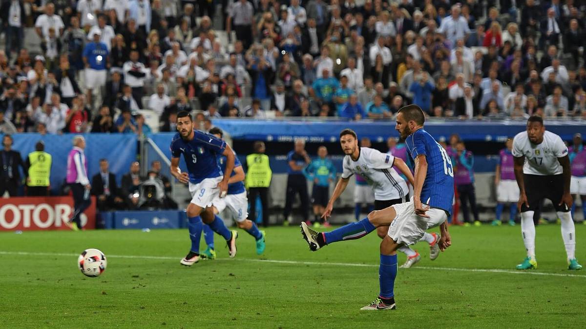 In der 78. Minute erfolgt dann die kalte Dusche durch Leonardo Bonucci: Nach einem Handspiel von Jerome Boateng verwandelt Italiens Innenverteidiger den fälligen Elfmeter