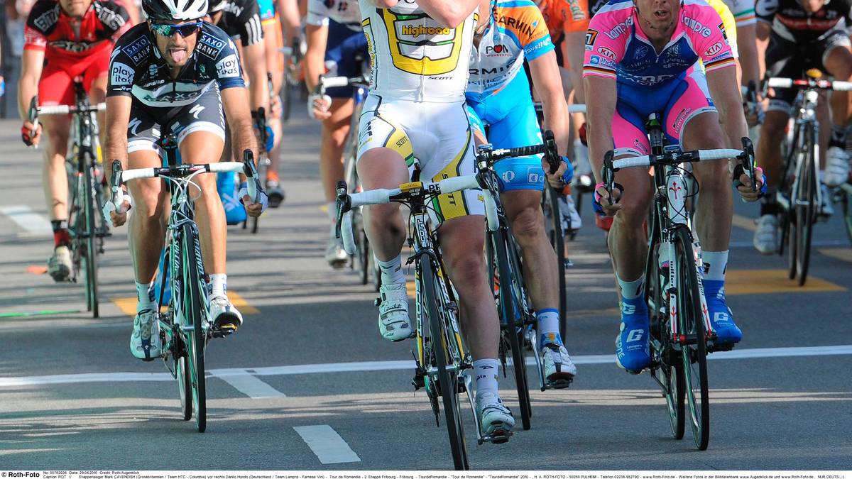 Der streitbare Brite on der Isle of Man sorgt immer wieder für böses Blut im Peloton. Im Mai 2010 nimmt ihn sein damaliges Team HTC Highroad (Nachfolger von Team Telekom) aus der Tour de Romandie - als Strafe für den Jubel mit dem V-Zeichen, dass er nach dem Rennen auch den Journalisten zeigt, während er sie anpöbelt