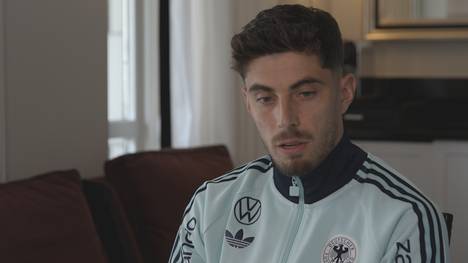 Kai Havertz findet lobende Worte für die Offensivabteilung beim DFB-Team. Er erinnert ebenso an die wichtige Qualität von guten Jokern und bringt einen WM-Siegtorschützen ins Spiel. 