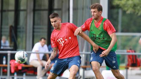 Lucas Hernández und Thomas Müller kennen sich bestens - bei der EM kommt es zum Duell