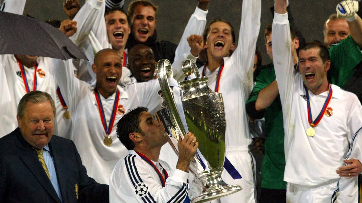 Es ist für Zidane der lang ersehnte Erfolg in der Königsklasse. Während seiner Zeit in Madrid gewinnt der Franzose zudem in der Saison 2002/03 die spanische Meisterschaft.  Im Mai 2006 beendet er seine Vereinskarriere - in der Nationalmannschaft soll aber noch ein berüchtigter Auftritt folgen