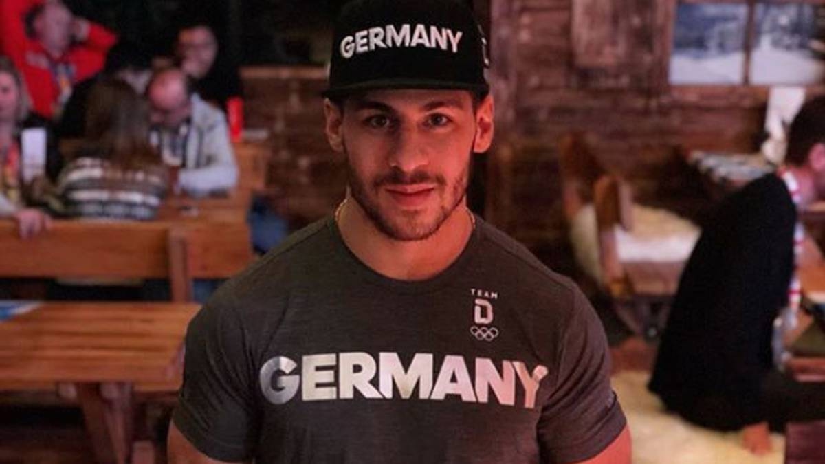 Ehliz ist ein absoluter Social-Media-Experte. Auf Instagram hält er seine Fans stets auf dem Laufenden und gewährt Einblicke in das Innenleben der DEB-Auswahl