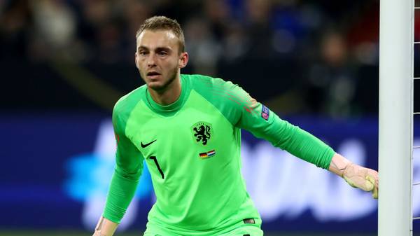 GELSENKIRCHEN, GERMANY - NOVEMBER 19: Jasper Cillessen, goalkeeper of Netherlands looks on during the UEFA Nations League A group one match between Germany and Netherlands at Veltins-Arena on November 19, 2018 in Gelsenkirchen, Germany.  (Photo by Martin Rose/Bongarts/Getty Images)