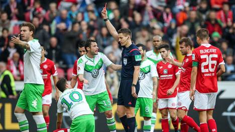 Julian Draxler vom VfL Wolfsburg sah gegen Mainz 05 die Rote Karte