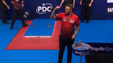 Joe Cullen gewinnt gegen Damon Heta und trifft in seinem nächsten Match auf die Nummer 1 der Welt - Gerwyn Price. 