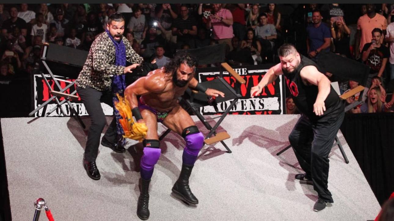 RAW: Showbühne bricht zusammen