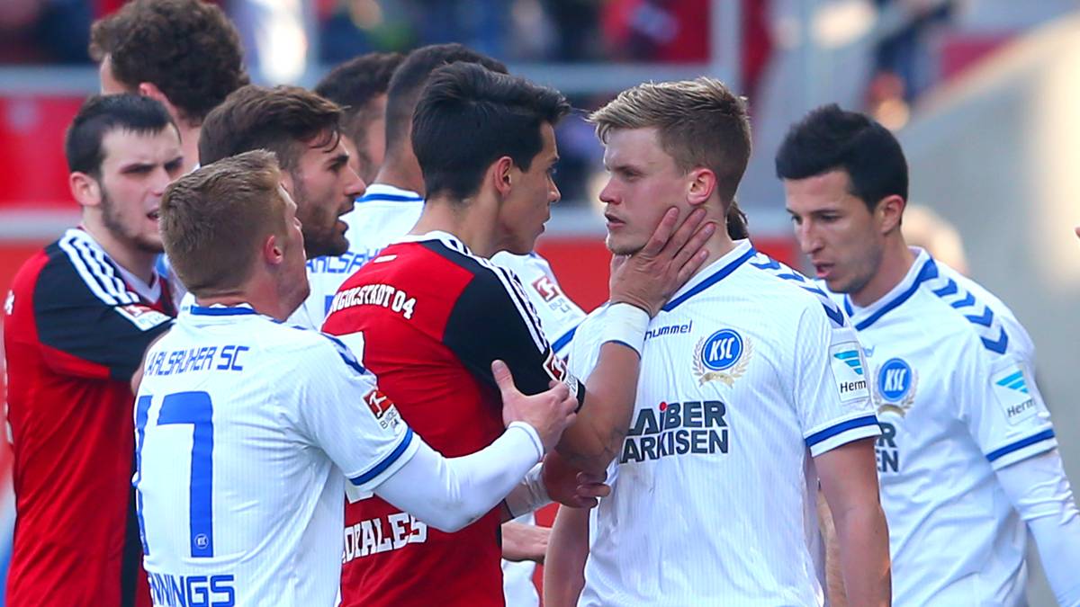 Rudelbildung bei FC Ingolstadt gegen Karlsruher SC