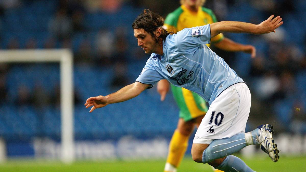 Platz 5 - ROLANDO BIANCHI (Manchester City): Von Reggina kommt der Stürmer für 13 Millionen Euro zu den Citizens. Doch in 19 Spielen trifft er nur vier mal ins Tor. Als der Italiener sich dann auch noch negativ über die englische Lebenskultur äußert, muss er gehen. Der FC Turin zahlt 7 Millionen Euro. VERLUST: 6 Millionen Euro