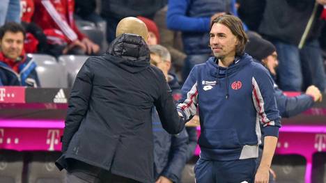Pep Guardiola (l.) gratulierte Martin Schmidt zum Sieg des FSV Mainz 05 über den FC Bayern