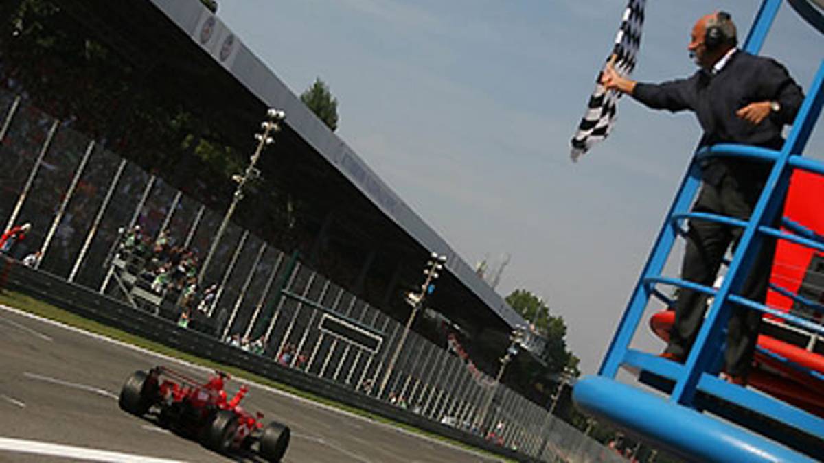 Und nach dem Sieg in Monza liegt Schumacher nur noch zwei Punkte hinter dem spanischen Weltmeister zurück 