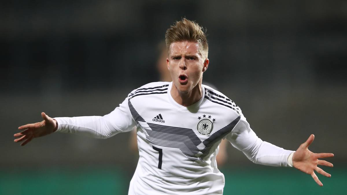 In Dresden wusste der zehnfache deutsche U20-Nationalspieler soweit zu überzeugen, dass die Dynamo-Verantwortlichen bereit waren, ihn fest zu verpflichten. Die im Raum stehende Ablösesumme lag bei knapp unter 500.000 Euro