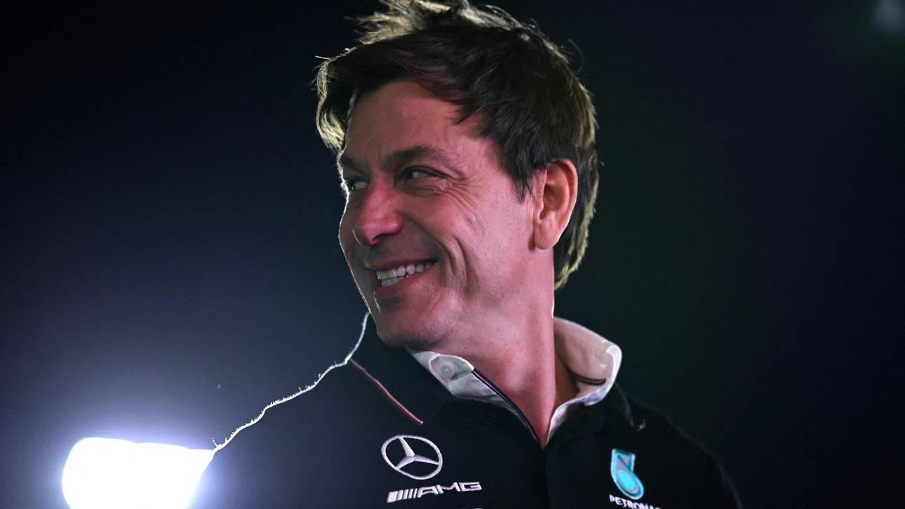 Mercedes klärt Zukunft von Wolff