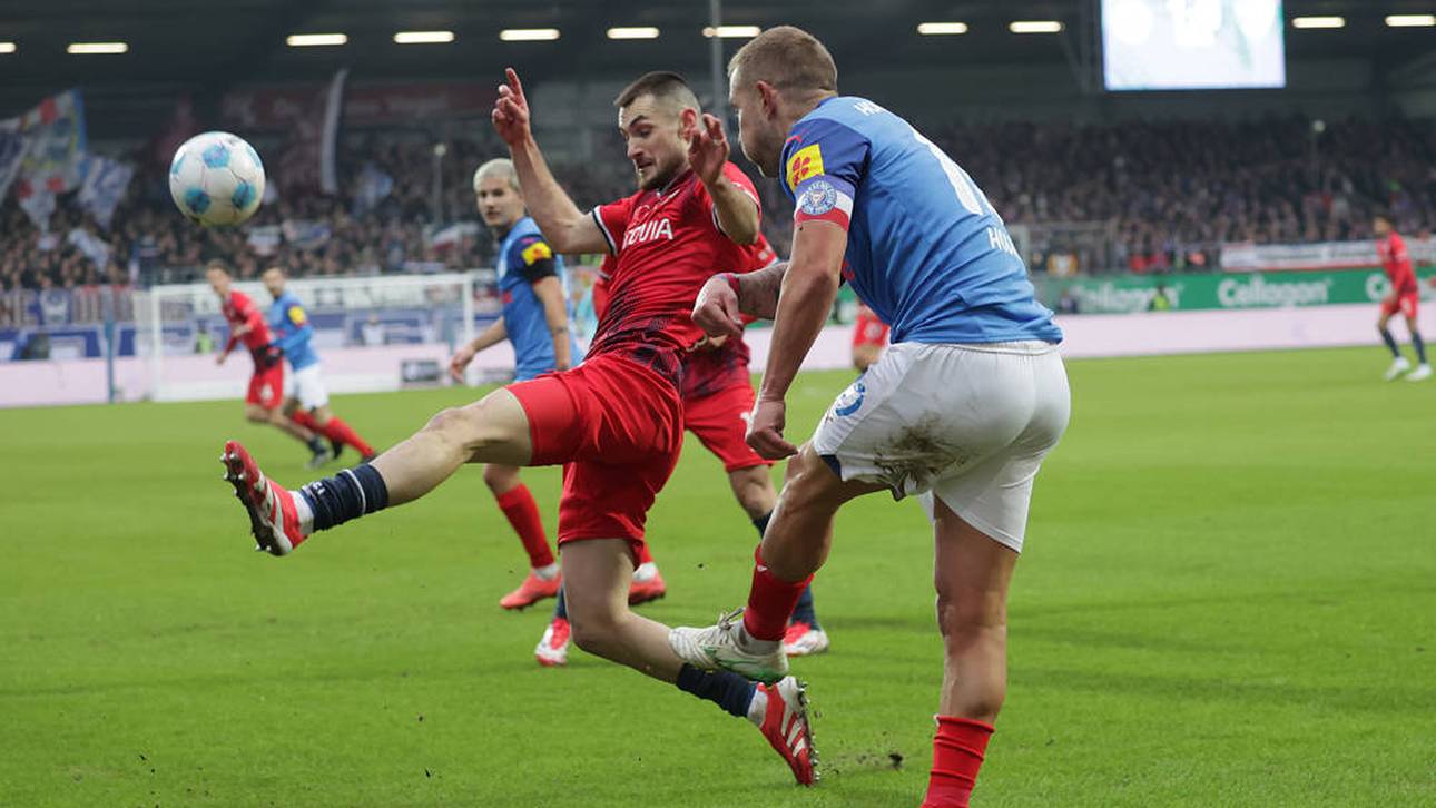 Das vermeintliche Siegtor von Kiels Lewis Holtby wurde aberkannt