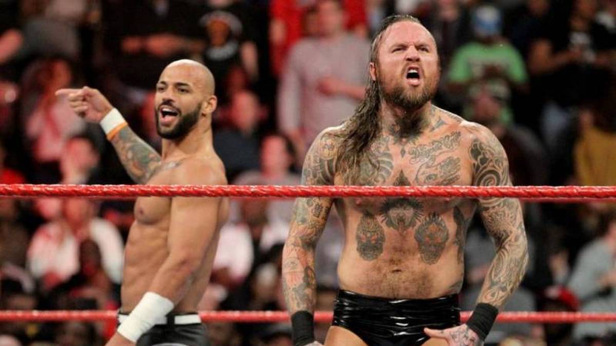 Black debütierte 2019 im WWE-Hauptkader zusammen mit Ricochet - der zuvor beim Entwicklungskader NXT ebenfalls auch sein privates Glück gefunden hat