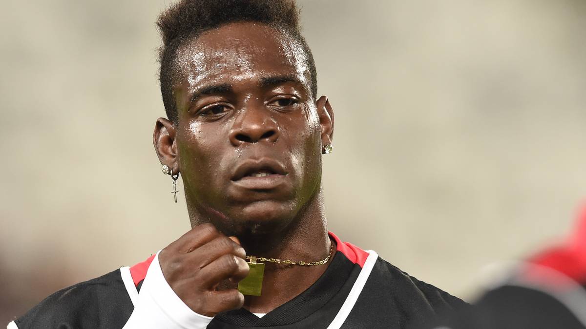MARIO BALOTELLI (OGC Nizza): Nach unzähligen disziplinarischen Verstößen wollte Nizza kein Risiko eingehen und stattete den Italiener nur mit einem Ein-Jahres-Vertrag aus. Mit zehn Toren in 14 Einsätzen und nur zwei Platzverweisen sind Balotellis Leistungen mehr als zufriedenstellend. Ob er bleiben will, ist allerdings unklar. Sein Berater Mino Raiola ließ immer wieder durchsickern, dass Balotelli eines Tages gerne wieder in England spielen würde