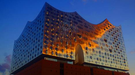 Wie die UEFA am Freitag bekannt gab, wird der "Final Draw" im Dezember 2023 in der Elbphilharmonie der Hansestadt stattfinden.